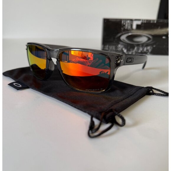 Oakley Holbrook Smoke Gray Frame 9102 PRIZM POLARIZED Ruby Iridium - Picture 4 of 11
